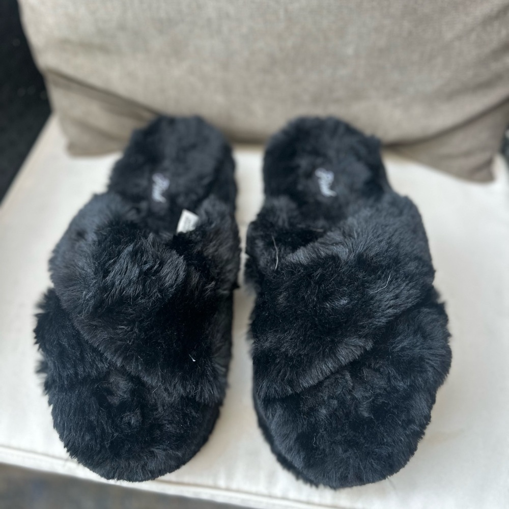 Cozy Black Faux Fur Slippers